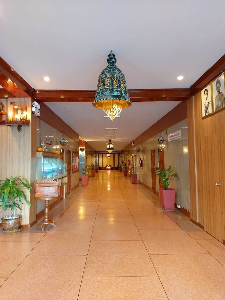 Suriwong Chumphon Hotel 2
