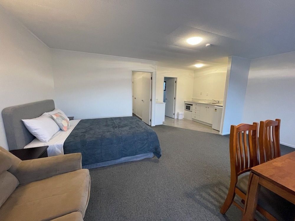 Cherry Court Motor Lodge 2