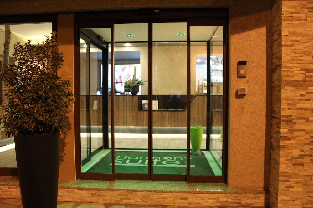 Harmony Suite Hotel 2