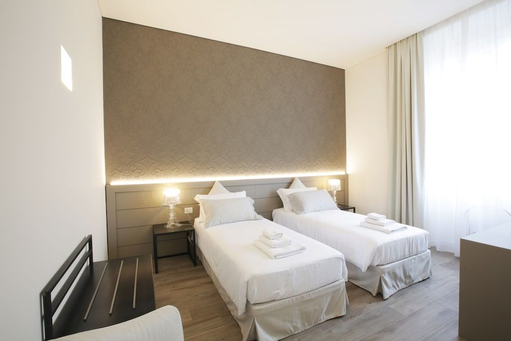 Villa Liberty - Lake Como Rooms & SPA 3