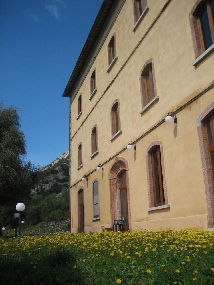 Student's Hostel Gowett -1 estrellas en Campiglia Marittima