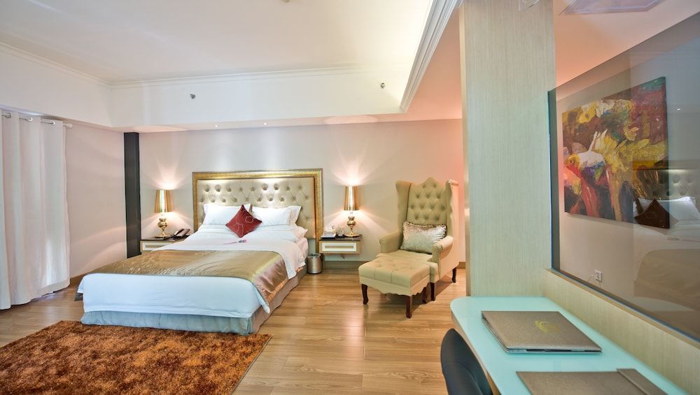 The Royal Pinnacle Hotel 2