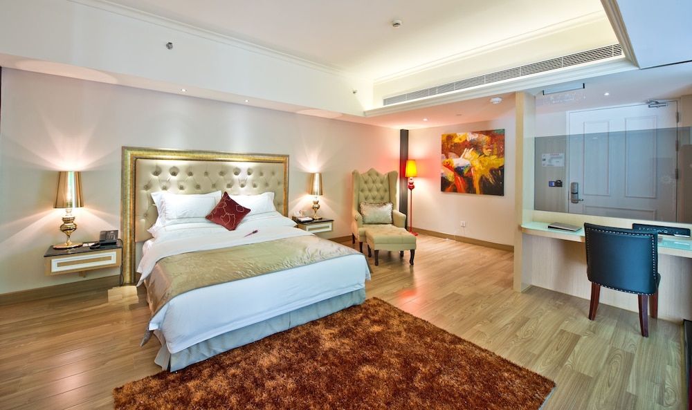 The Royal Pinnacle Hotel 3