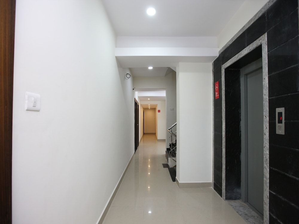 Capital O 14043 Hotel Star Holiday 3