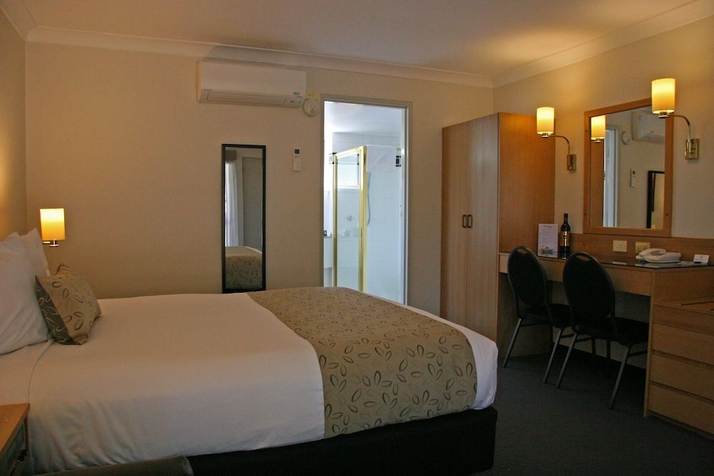 Hermitage Motor Inn 3