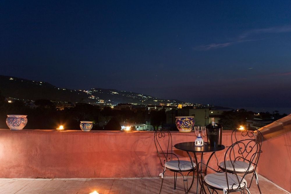 Palazzo Caracciolo -1 estrellas en Meta