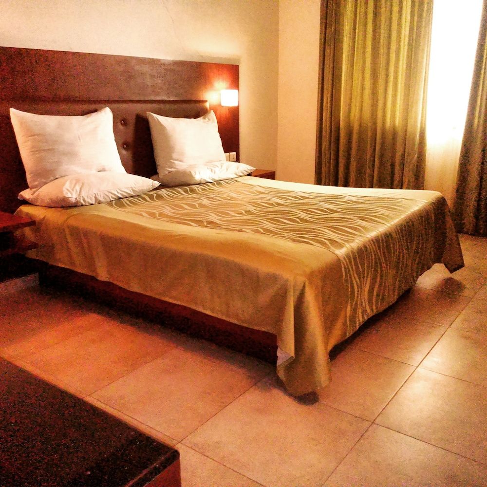 Srinivas Saffron Hotel 3