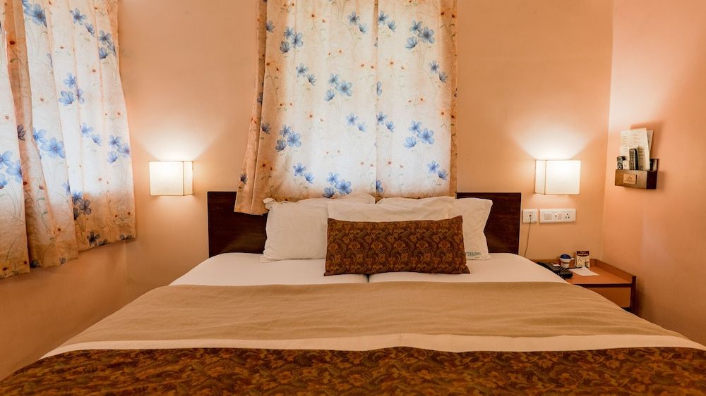 Hotel Gopika International 2