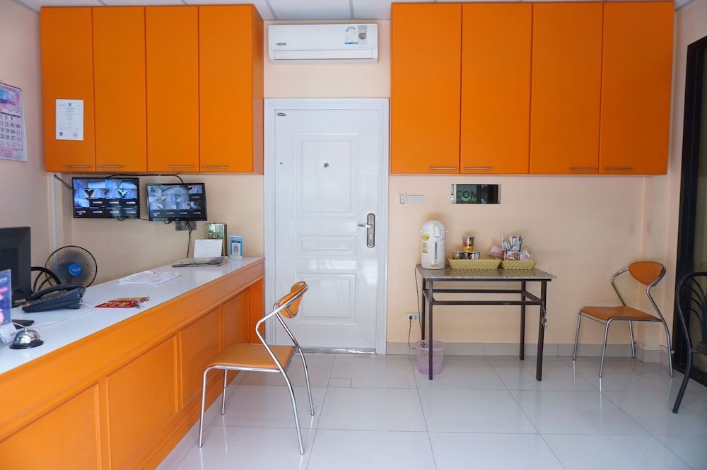 Jirasin Hotel & Apartment 3