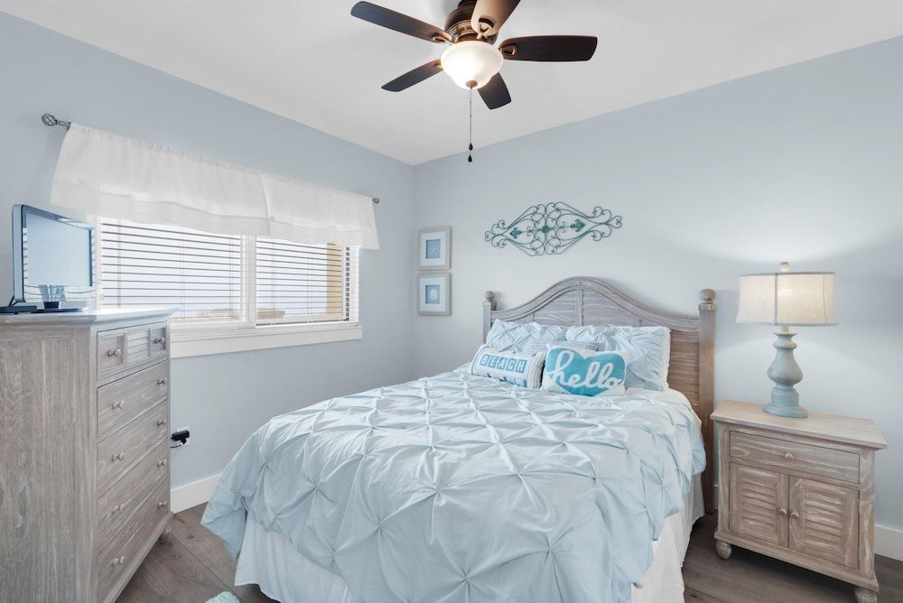 Emerald Isle Unit 406 3