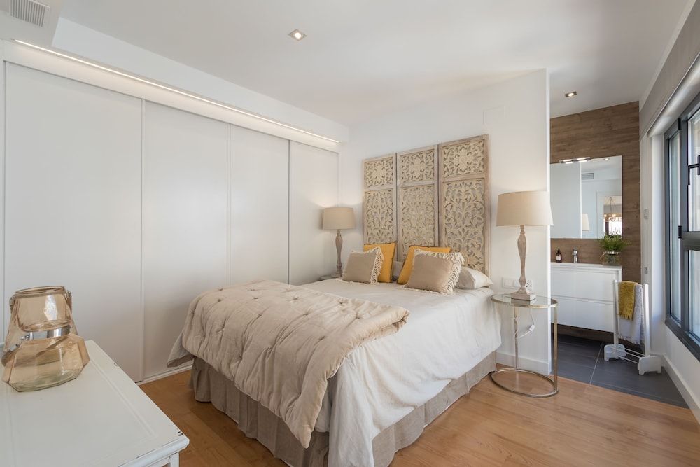 Chezmoihomes Plaza Nueva Deluxe 3