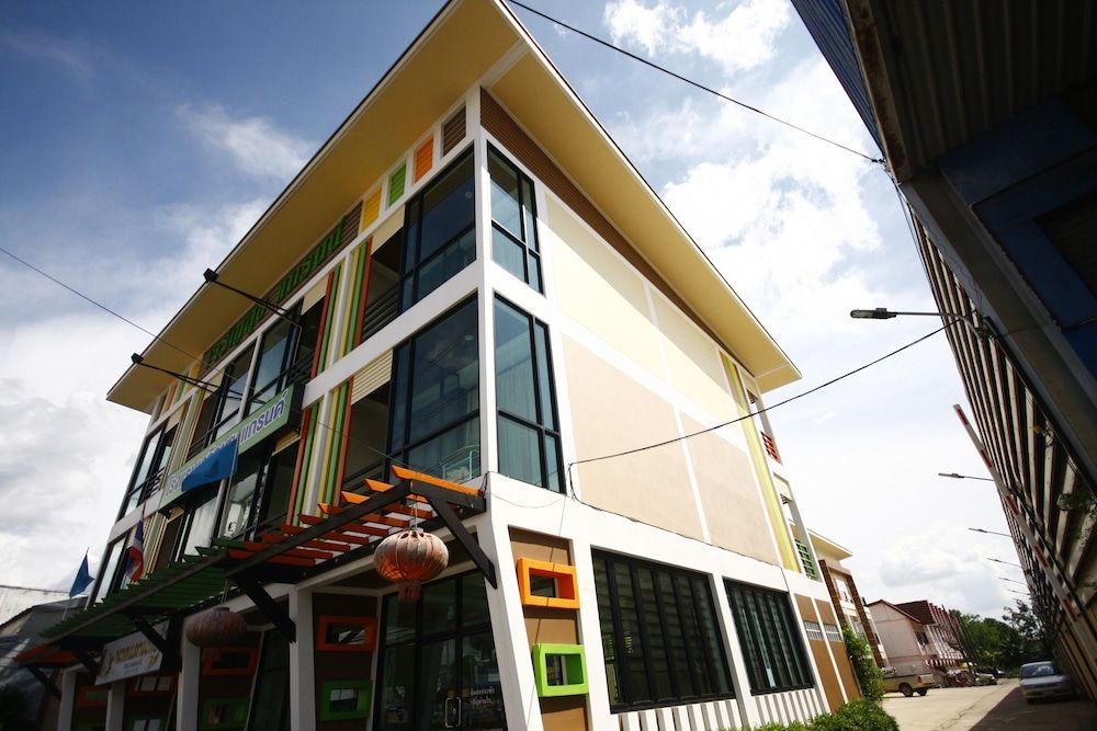 Charoensuk Grand Hotel 3 estrelas em Kabin Buri