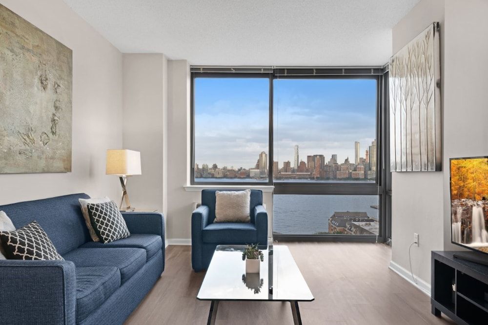 Global Luxury Suites Downtown Jersey City 1