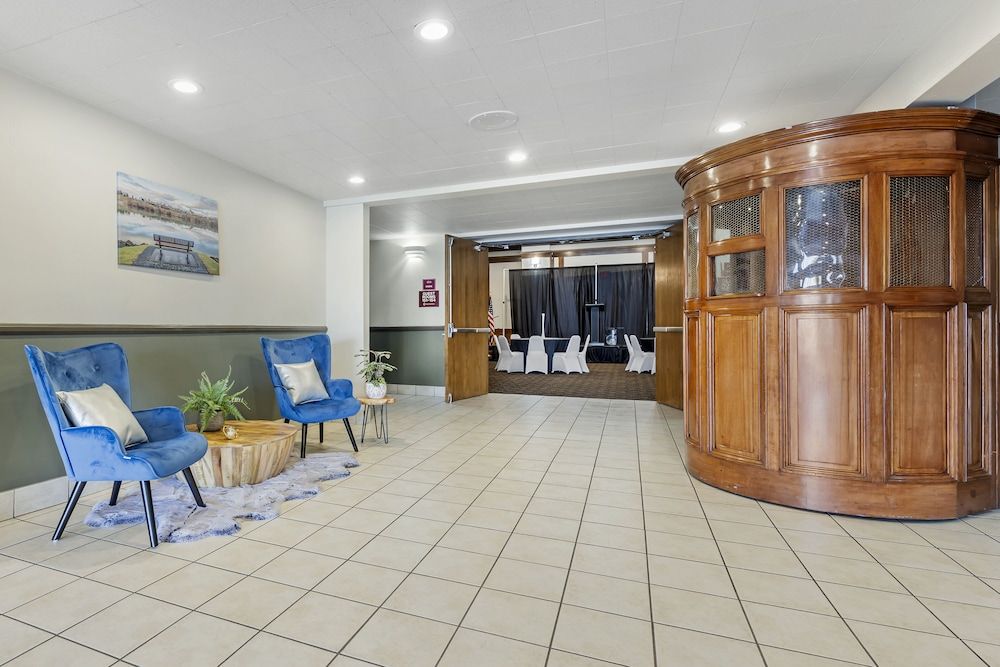 Seaport Inn and Suites 2