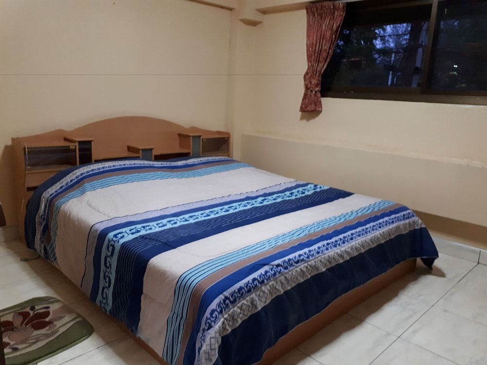 Urs Treff Guesthouse 1