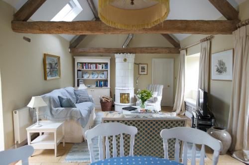 Shipton Cottage 2