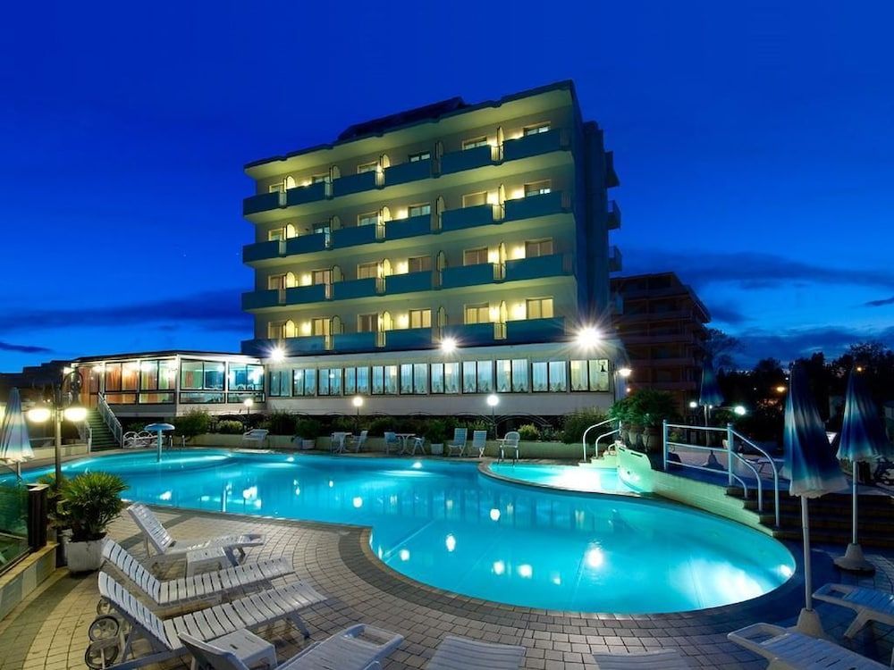 Strand Hotel Colorado 3 estrelas em Lido di Savio