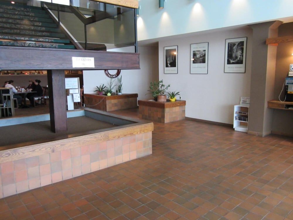 Highliner Hotel & Conference Centre 2