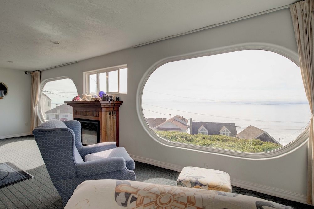 Ester Lee Oceanview Inn 2