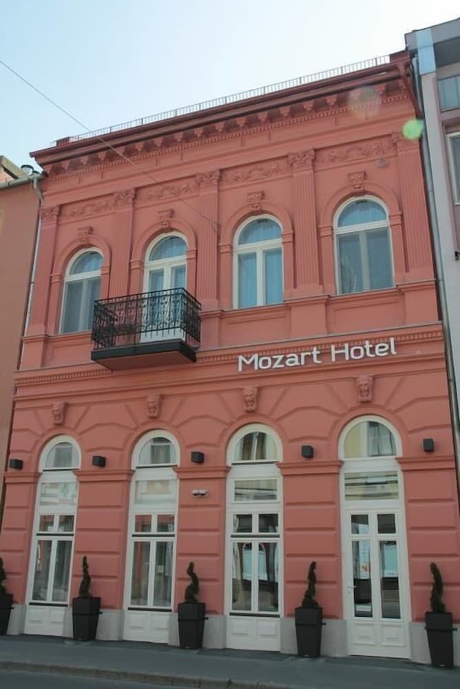 Mozart Hotel 4 estrelas em Szeged