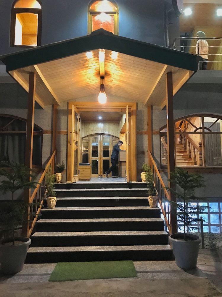 The Avenue Hotel Manali 2