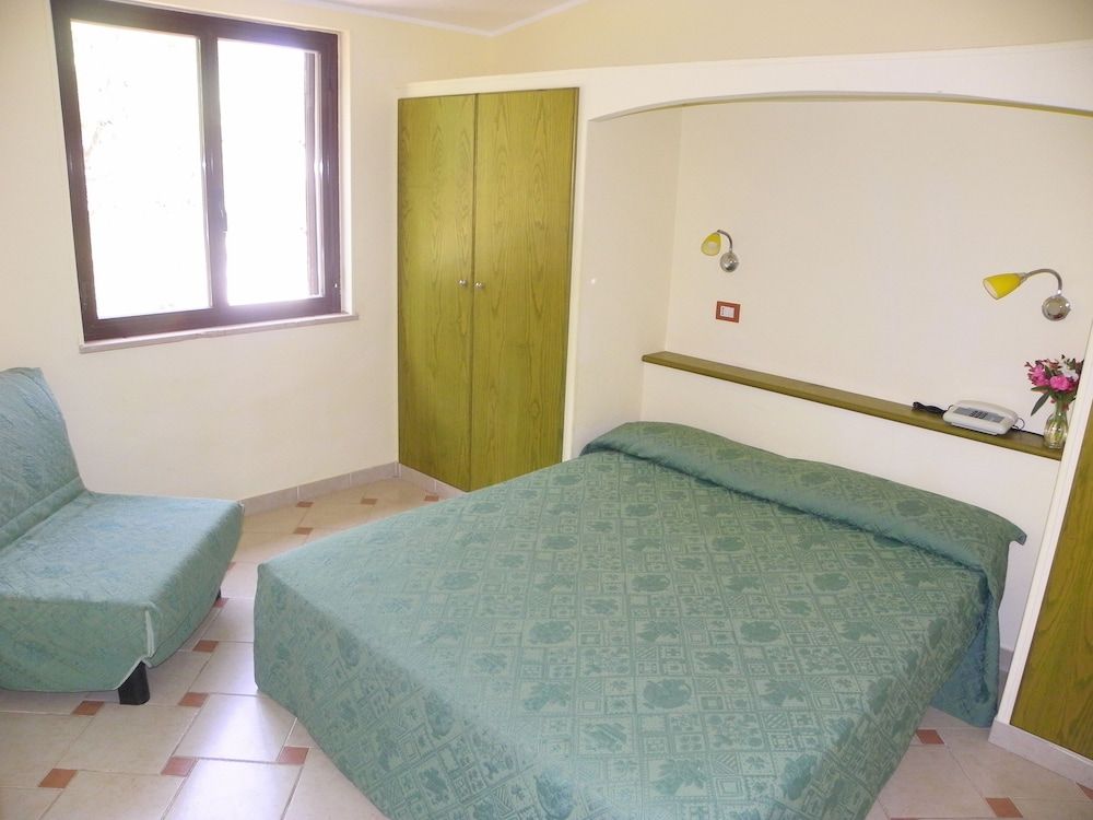 Estella Club & Beauty 3