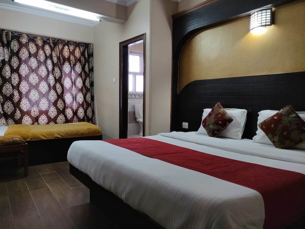 Hotel Sidharth Regency 3
