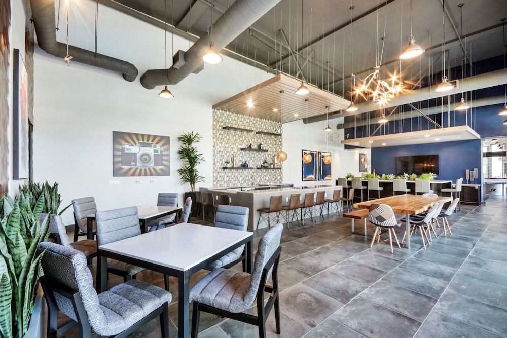 Bluebird Suites near Facebook HQ 2