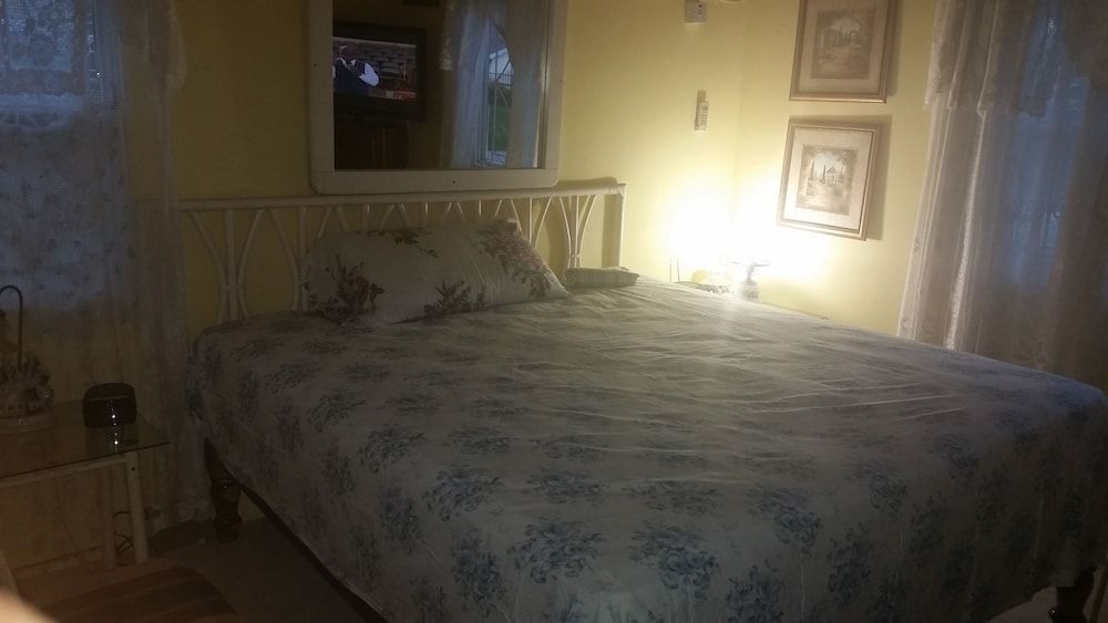 Palm Cove - 2 Bedroom Cottage 3