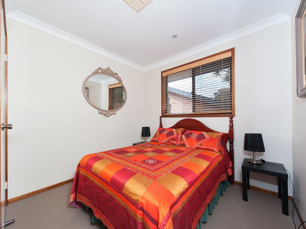 Wildflowers at Fingal Bay 2