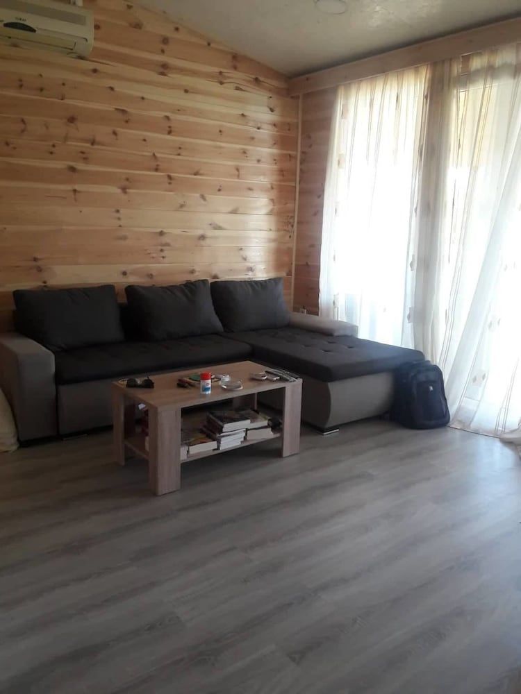 Bliss Cottage 1
