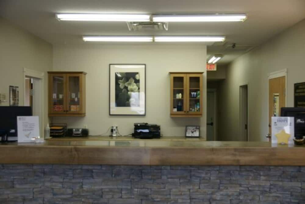 R & R Inn & Suites 3