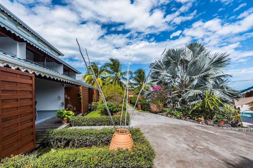 Makare Lagoon Club 3