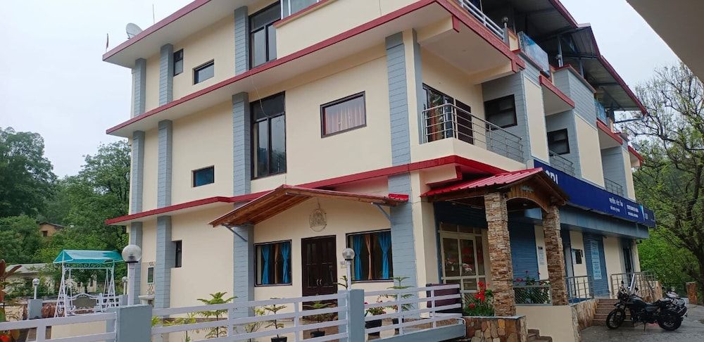 Shivalik River Retreat