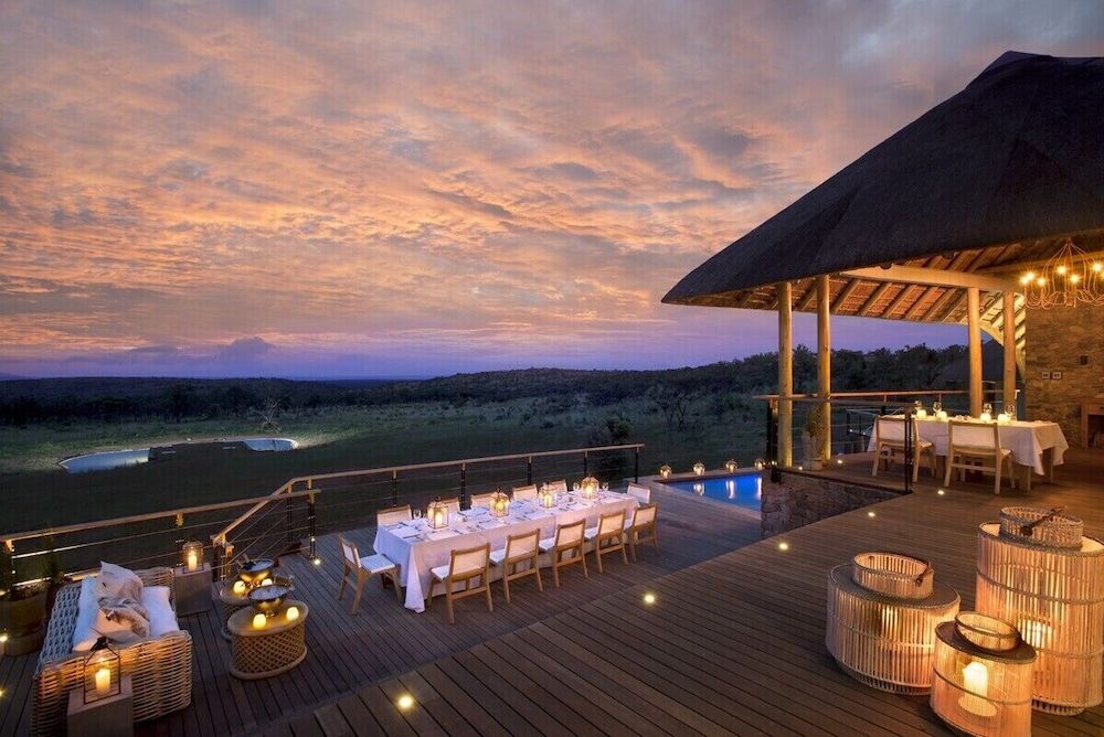 Mhondoro Safari Lodge & Villa 1