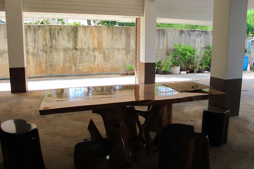 Pattara Apartment Suratthani 2