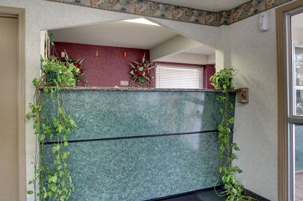 Key West Inn - Montgomery 3