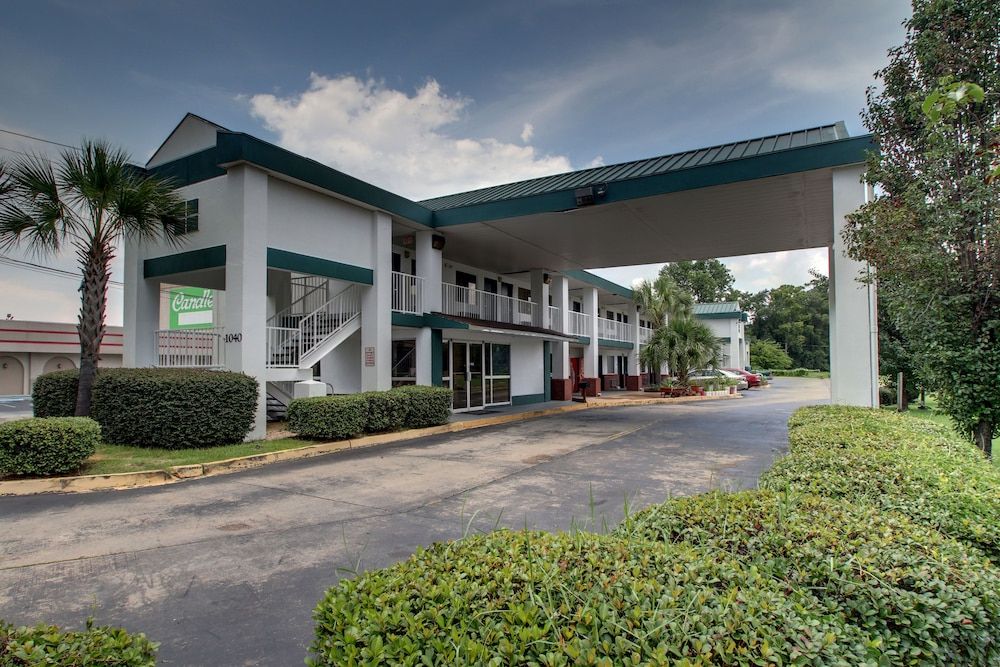 Key West Inn - Montgomery