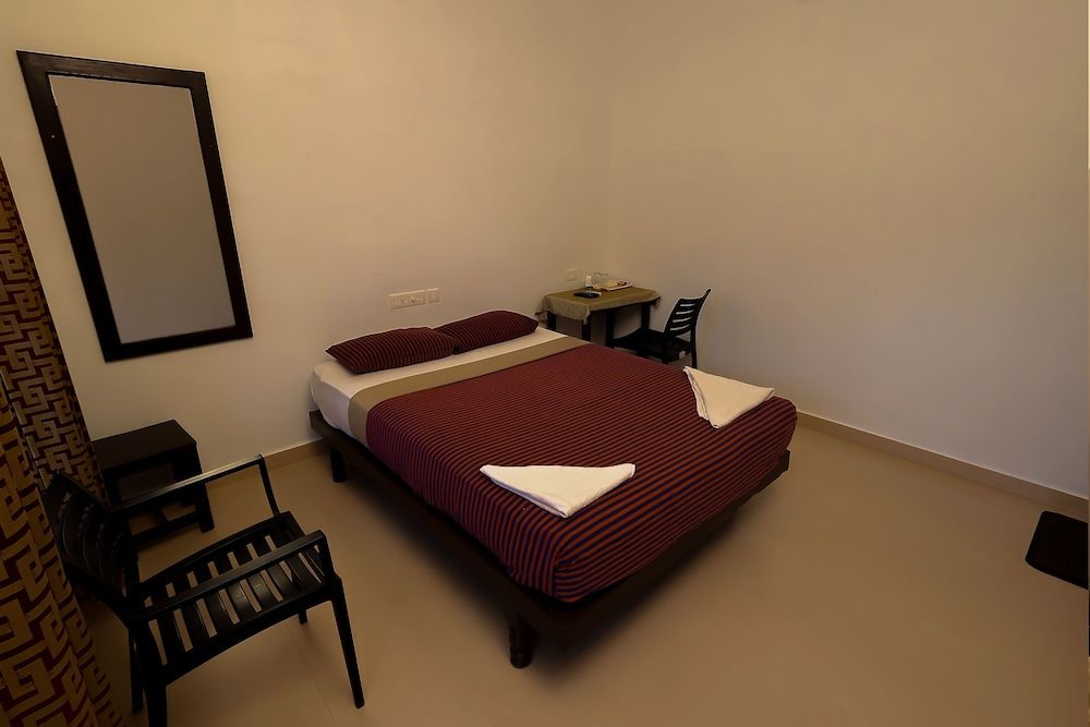 Illikkalam Lakeside Cottages 3