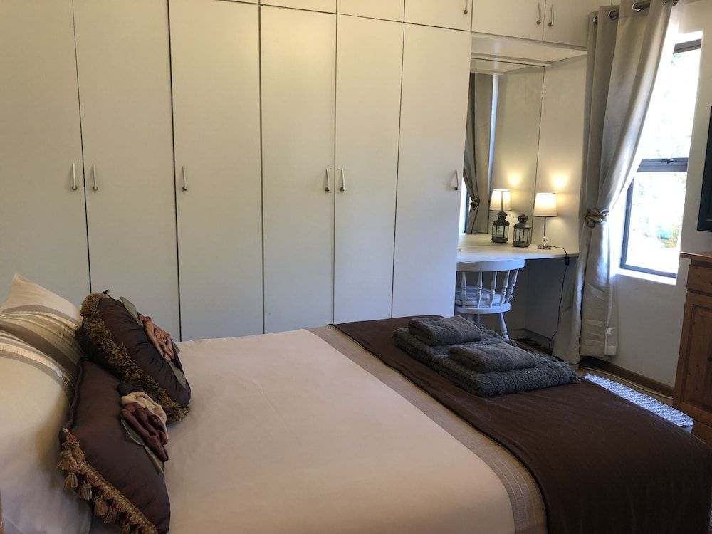 Wellington Country House 2