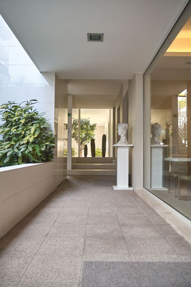 Soglow Business Class Aparthotel 1