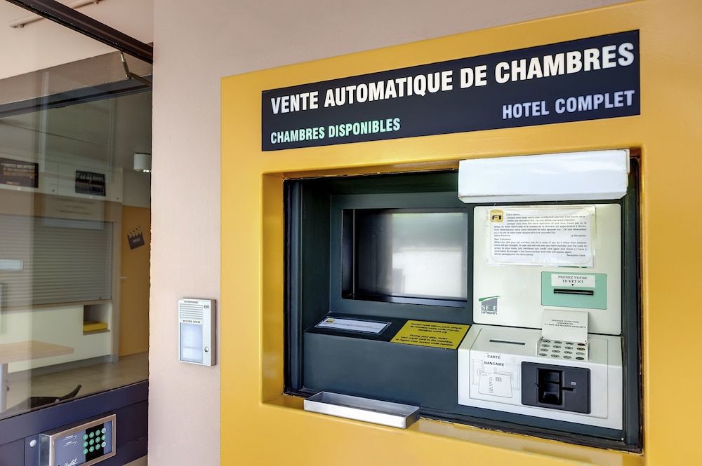 hotelF1 Evreux Sud 3