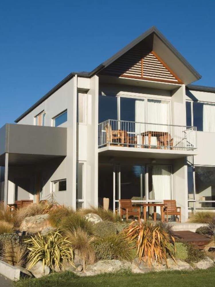 Central Luxury Apartments 2