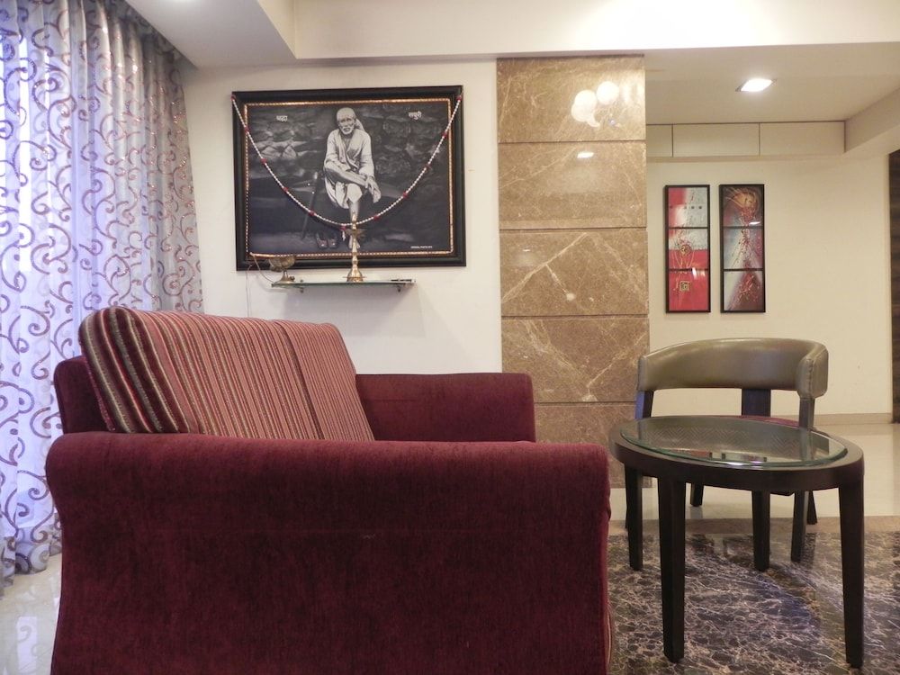 Hotel Reeva Suites 2