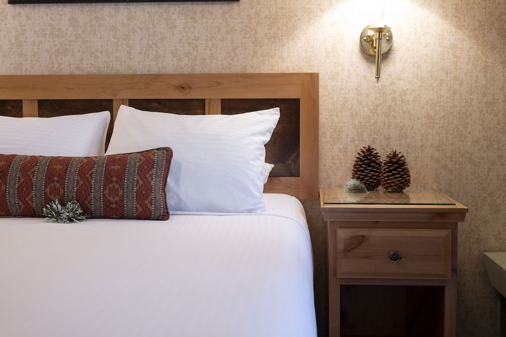 Olympic Village Inn 3