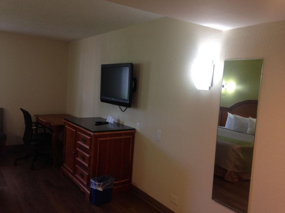 Red Carpet Inn New Brunswick 2