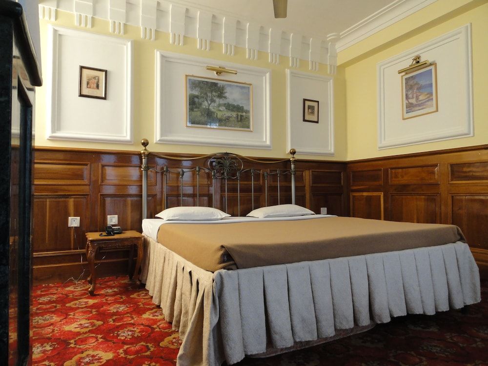 The New Castle Hotel 3