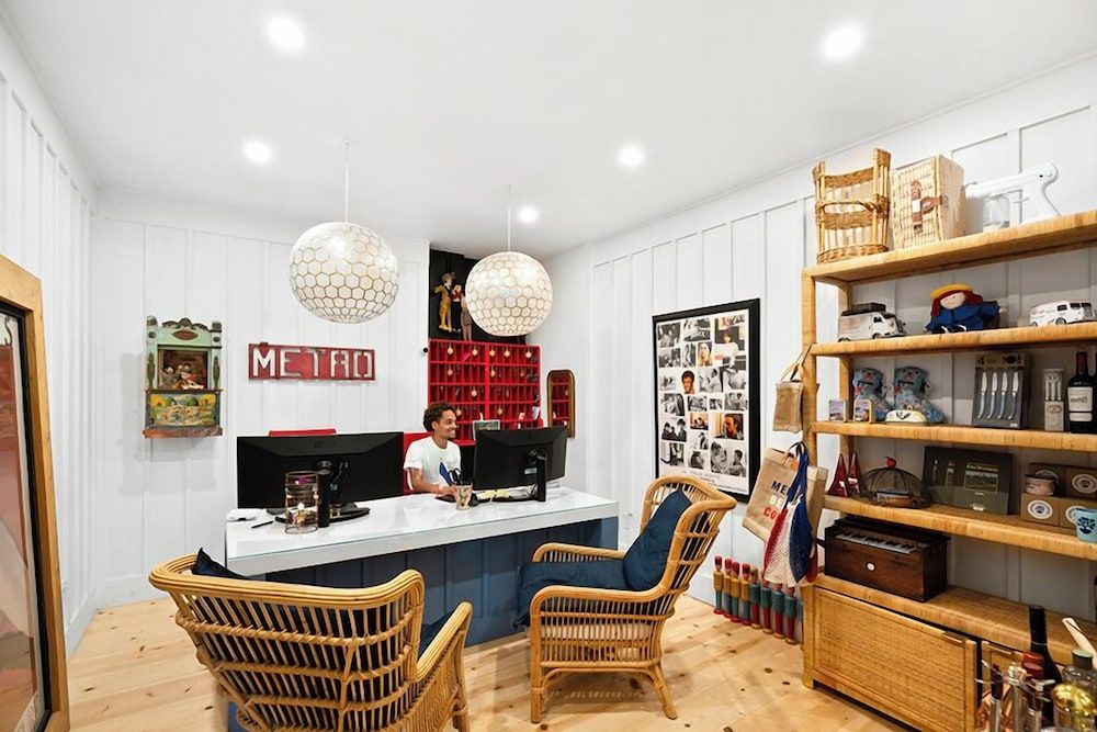 Metro Hotel and Cafe 2