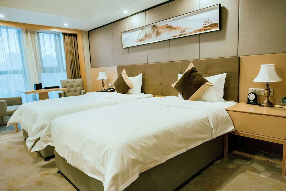 Days Inn by Wyndham Business Place Sichuan Bazhong 2