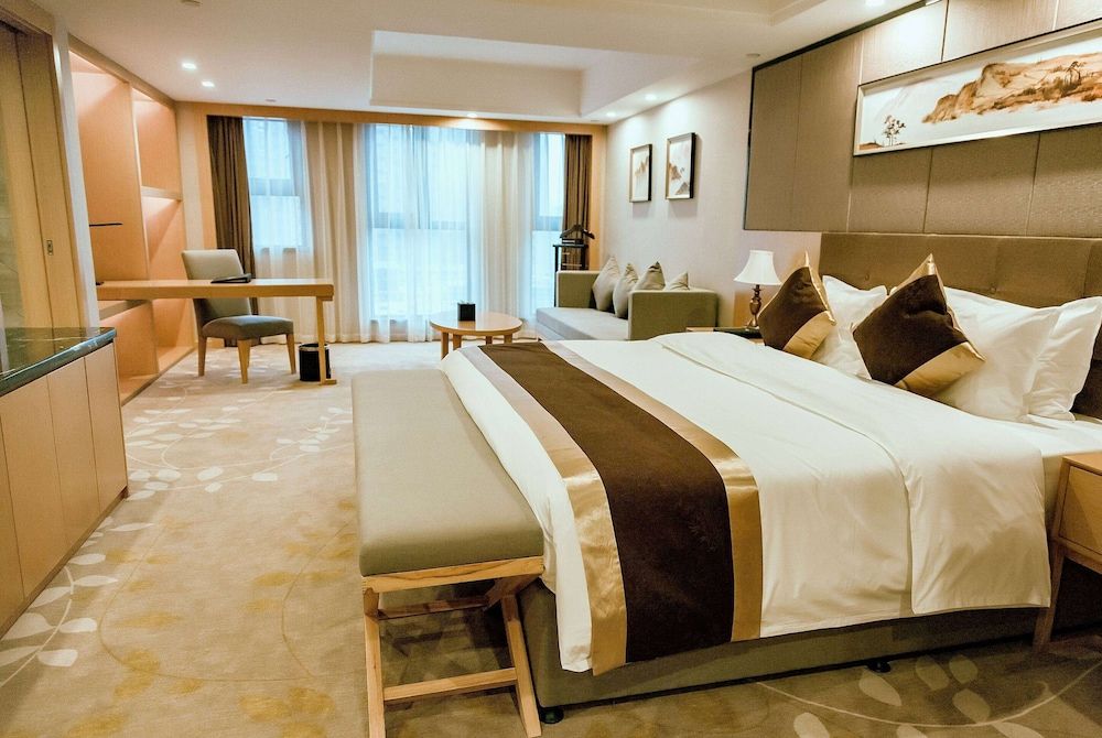 Days Inn by Wyndham Business Place Sichuan Bazhong 3